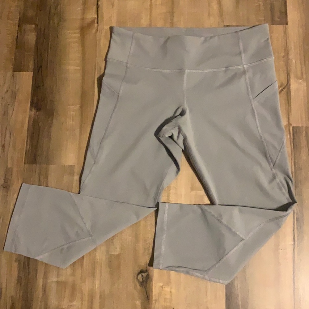 3/$12 Old Navy Gray Active Elevate Leggings (L)